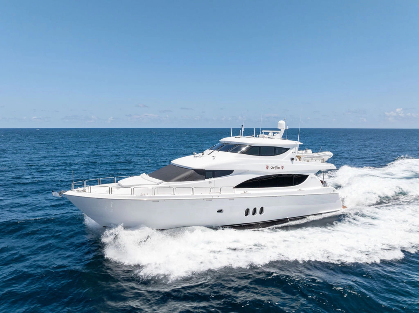 2013 80' Hatteras photo