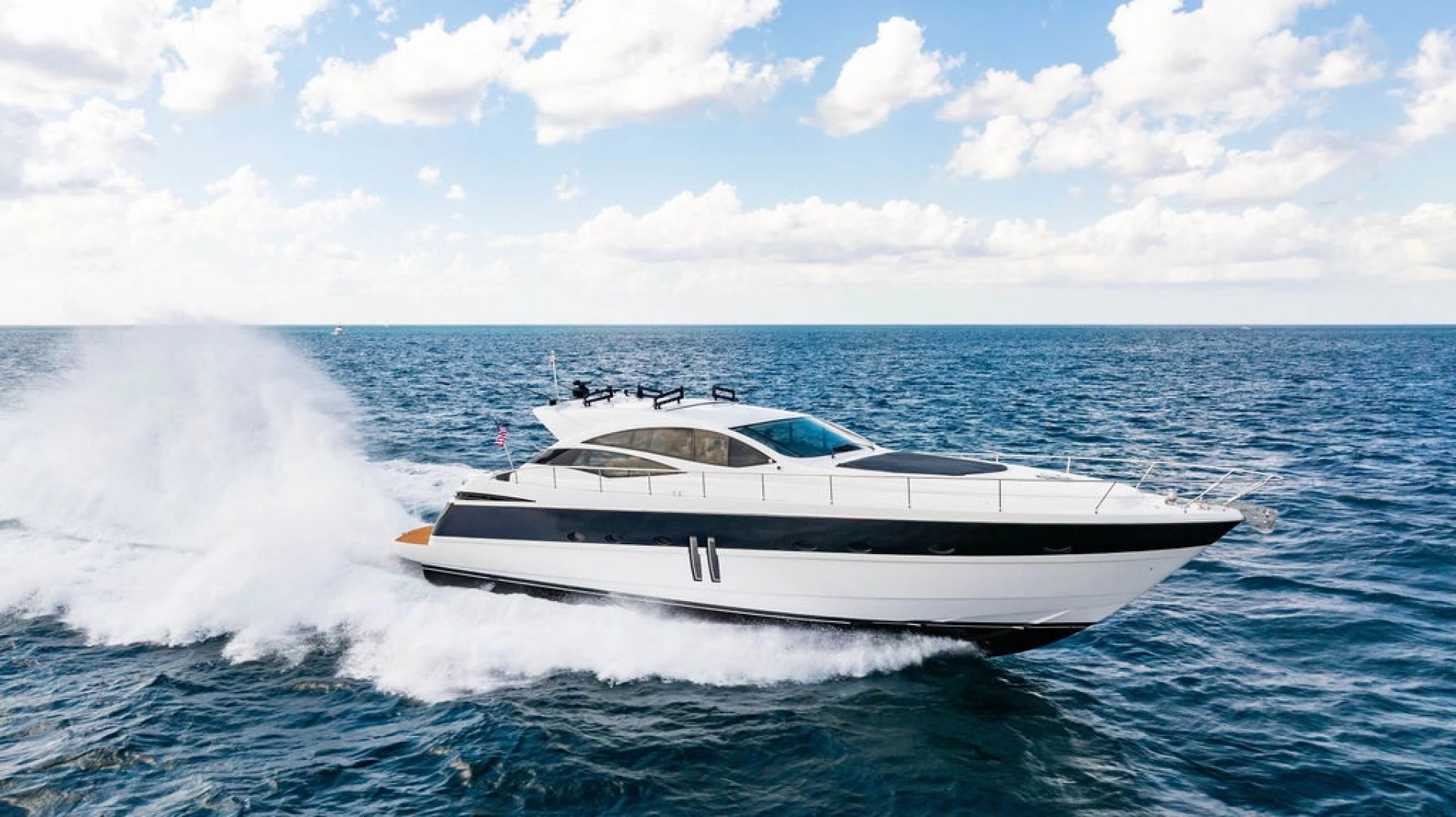 2006 62' Pershing photo