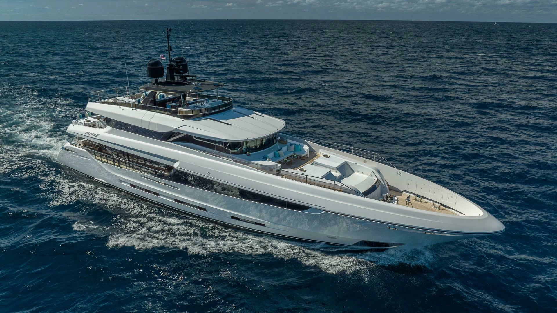 2017 138' Mangusta photo
