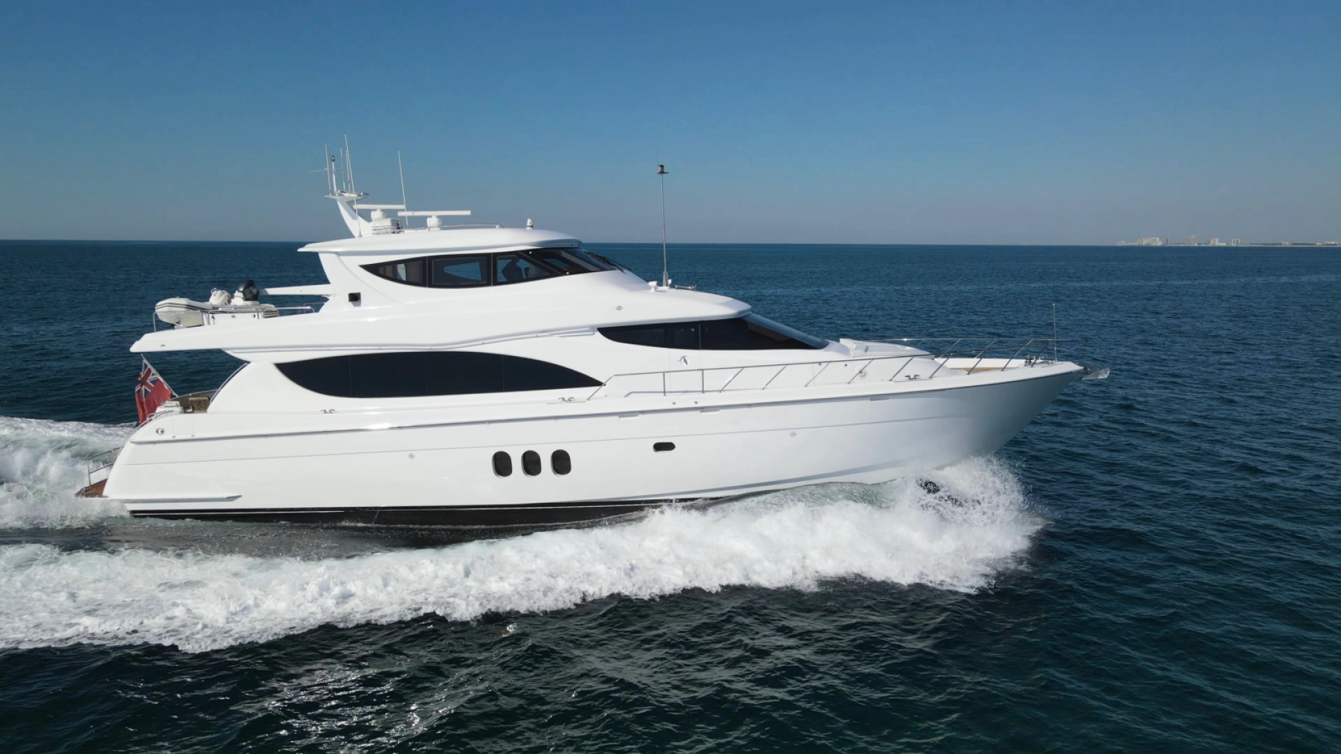 2006 80' Hatteras photo