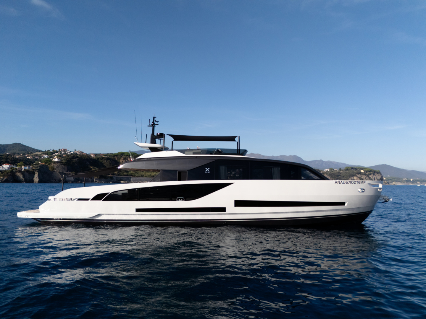 2027 90' Extra Yachts photo