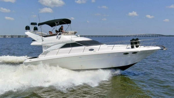 Picture Of: 2000 Sea Ray 400 Sedan Bridge Silver Lining