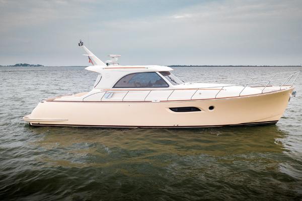 44' Mochi Craft 44 Dolphin 2008