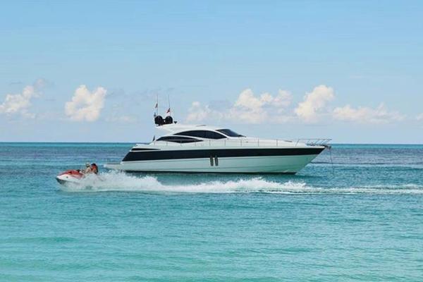 information on Pershing 62 Hard Top Express photo of 62' Pershing 62 Hard Top Express 2006