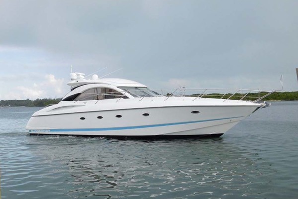 Sunseeker Hula Girl Camargue Hard Top with Sunroof photo of Sunseeker Hula Girl Camargue Hard Top with Sunroof