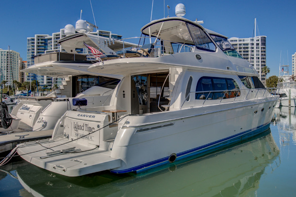This 2006 56' Carver 56 Voyager for Sale - SYS Yacht Sales