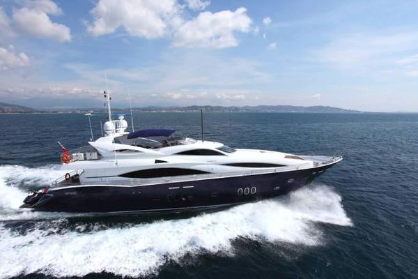 photo of 105' Sunseeker 105 Yacht 2004