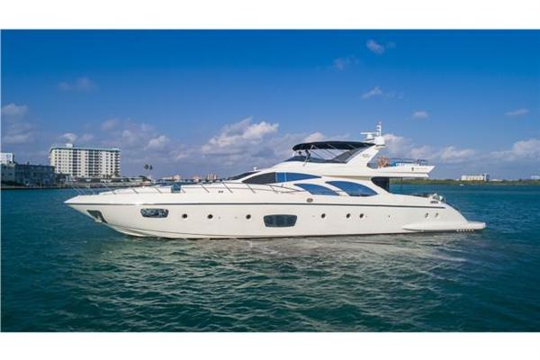 listing for 100' Azimut Leonardo photo of 100' Azimut Leonardo 2010