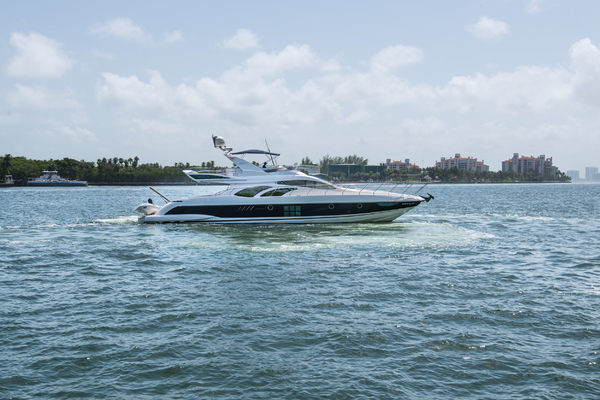information on Azimut 68 photo of 68' Azimut 68 2008