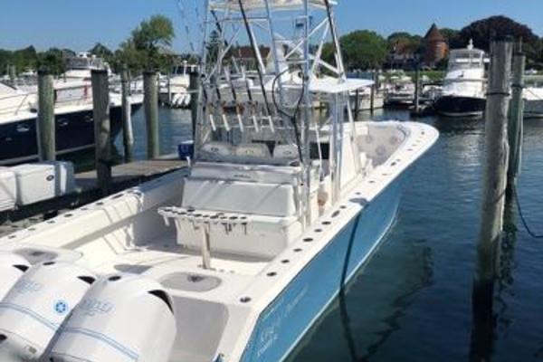 information for model Center Console photo of 45' Sea Hunter Center Console 2014