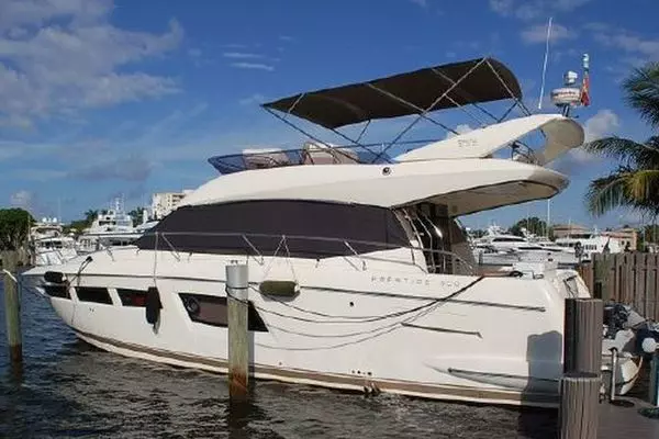 Picture Of: 2014 Prestige 500 L'Etoile