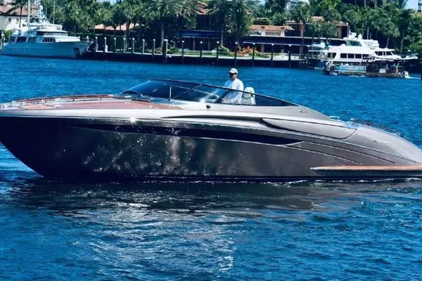 Picture Of: 2006 Riva Rivarama 