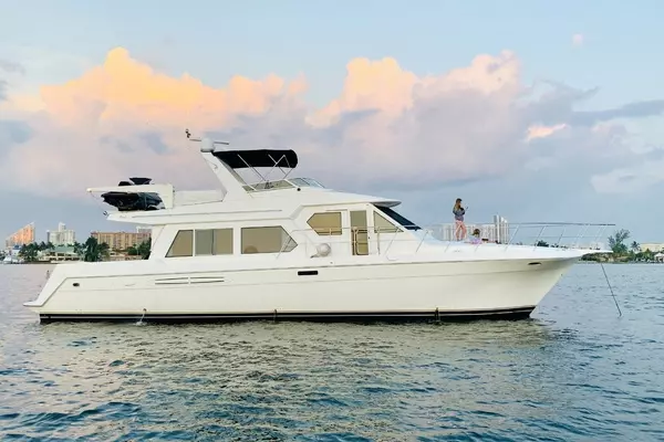 Picture Of: 2003 Navigator 5700 Rival The Motley Crew