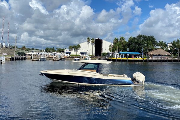 2021 Chris-Craft 35 CALYPSO