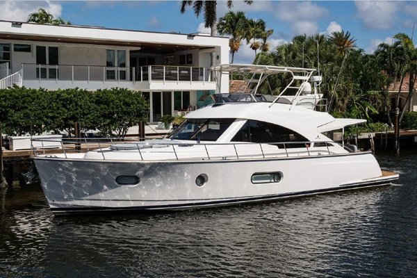 2016 Belize 54 SEDAN BRIDGE
