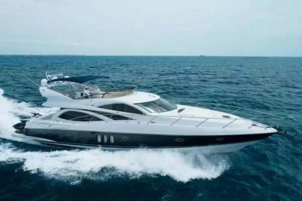 Picture Of: 2004 Sunseeker Manhattan 