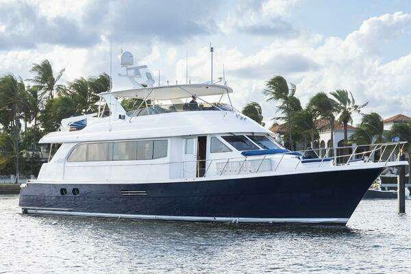 Picture Of: 2002 Hatteras CPMY Vita Brevis