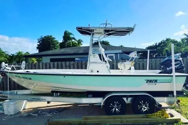 Picture Of: 2001 Pathfinder 2200-v 