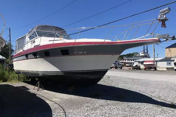 Picture Of: 1986 Cruisers Esprit 3370 