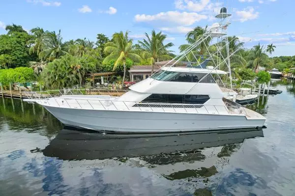 Picture Of: 1998 Hatteras 82 Convertible BELLISSIMA