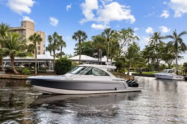 Picture Of: 2021 Formula 380 SSC Happy 2 Gether