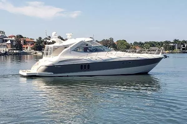 Picture Of: 2007 Cruisers 520 Express 