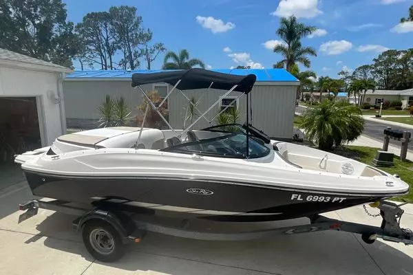 Picture Of: 2015 Sea Ray 190 Sport 