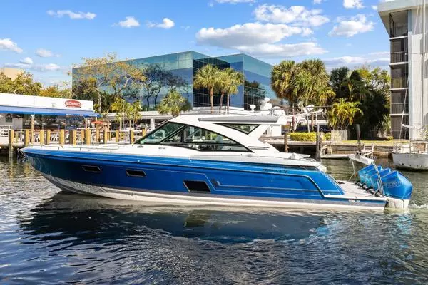 Picture Of: 2023 Formula 430 Super Sport Crossover 