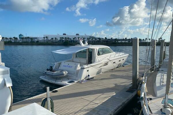 Picture Of: 2004 Tiara Sport 5200 Sovran Salon 