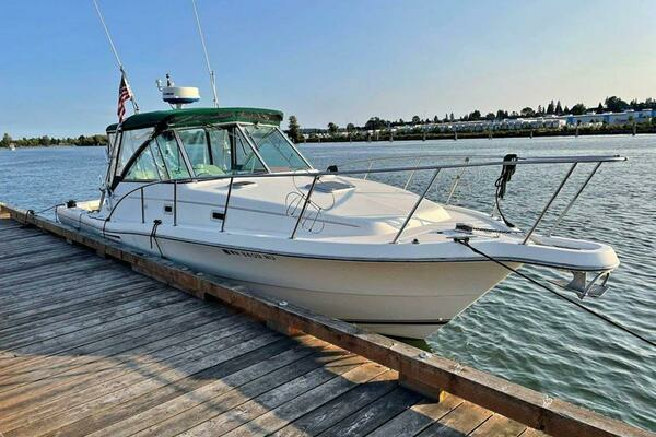 Picture Of: 1998 Pursuit 3000 Express Reprieve