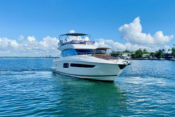 Picture Of: 2015 Prestige 500 