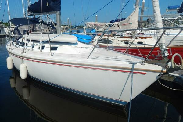 Picture Of: 1986 Catalina 34 
