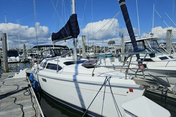 Picture Of: 1996 Hunter 336 