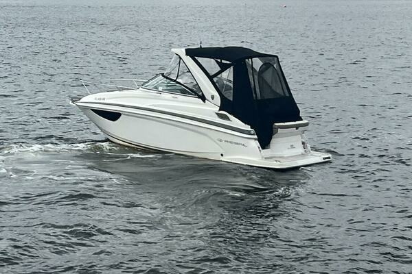 Picture Of: 2018 Regal 28 Express 