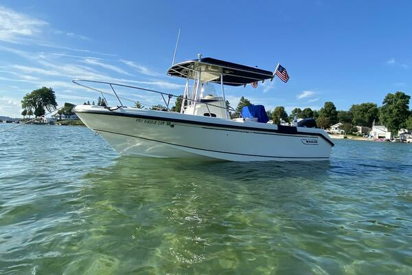 Picture Of: 2000 Boston Whaler  