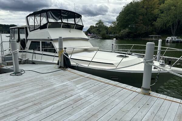 Picture Of: 1987 Viking  