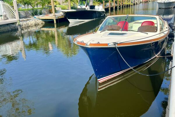 Picture Of: 2004 Hinckley Talaria 29R LE TI