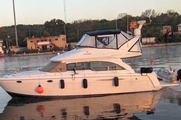 Picture Of: 2004 Meridian 411 Sedan Bridge Into the Mystic