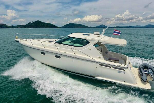 Picture Of: 2008 Tiara Yachts  CRYSTAL