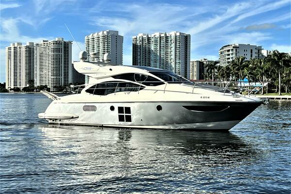 Picture Of: 2013 Azimut 40S 