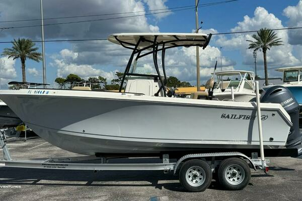 Picture Of: 2019 Sailfish 220 CC 