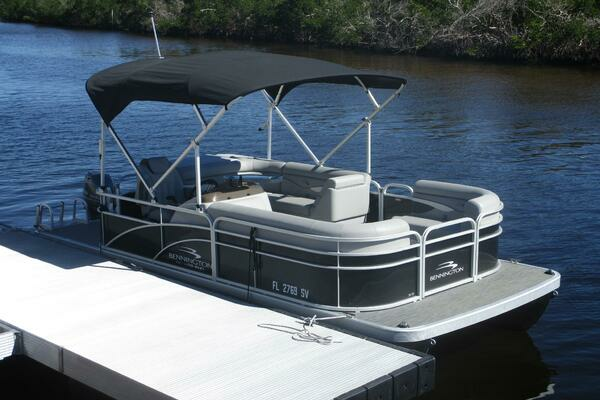 Picture Of: 2021 Bennington  