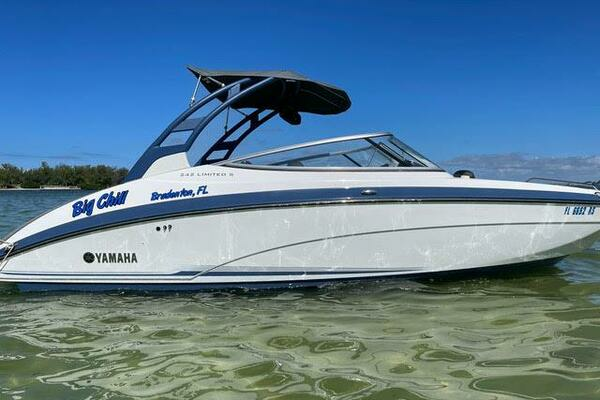 Picture Of: 2018 Yamaha Boats  