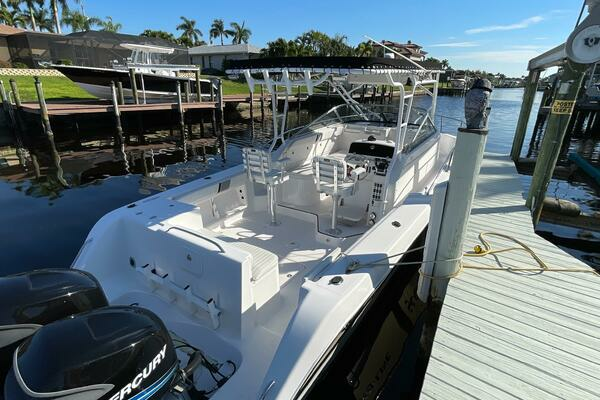 Picture Of: 2004 Pro-Line 30 Express Sea Breeze