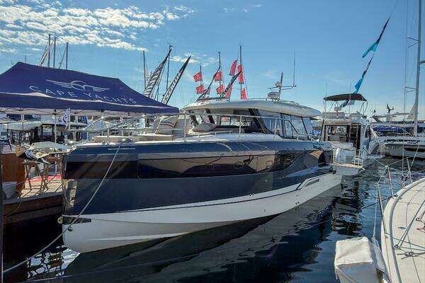 Picture Of: 2026 Wellcraft 44 Explorer In Stock