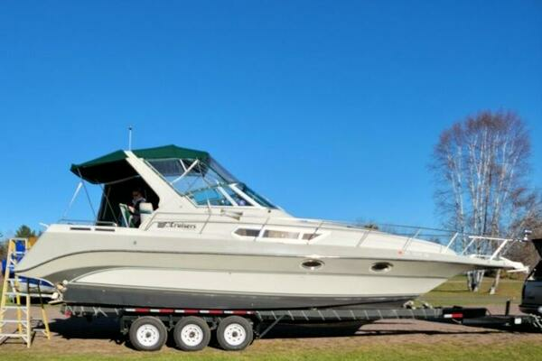 Picture Of: 1989 Cruisers Yachts Esprit 3270 