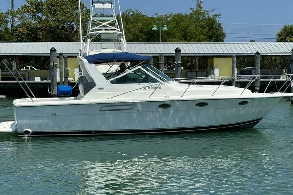 Picture Of: 2000 Tiara Yachts 3100 Open JUST RIGHT