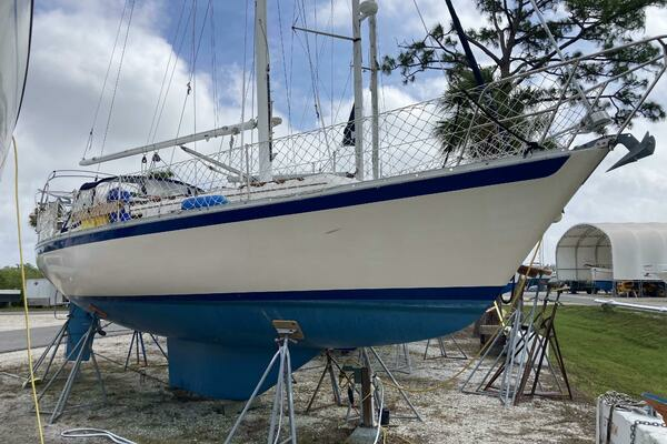 Picture Of: 1984 Irwin 34 Great Craic