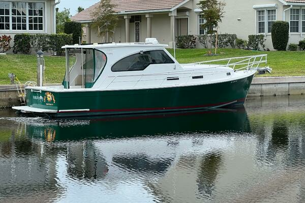 Picture Of: 2000 Mainship Pilot 34 