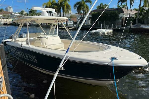 Picture Of: 2009 Pursuit S 310 Sport Relentless